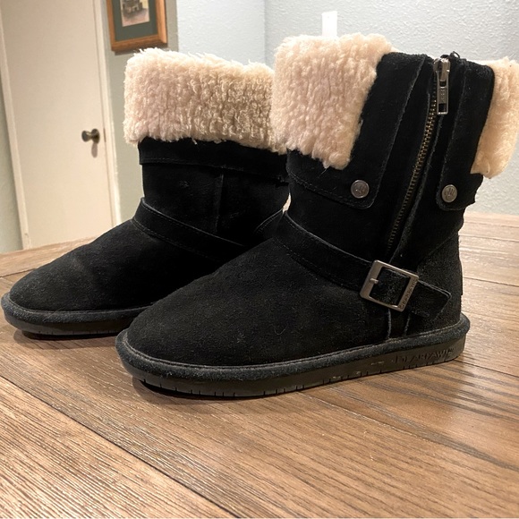 Bearpaw Cold Weather Bootie, shearling and  suede (sized 7, fits 6.5) - Picture 2 of 5